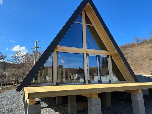 Casă A-frame 65mp din panouri SIP - Cămin spațios și eficient